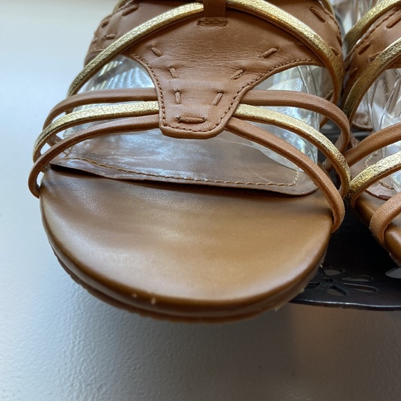 ARTURO CHIANG WEDGE NEUTRAL SANDAL - Picture 15 of 15